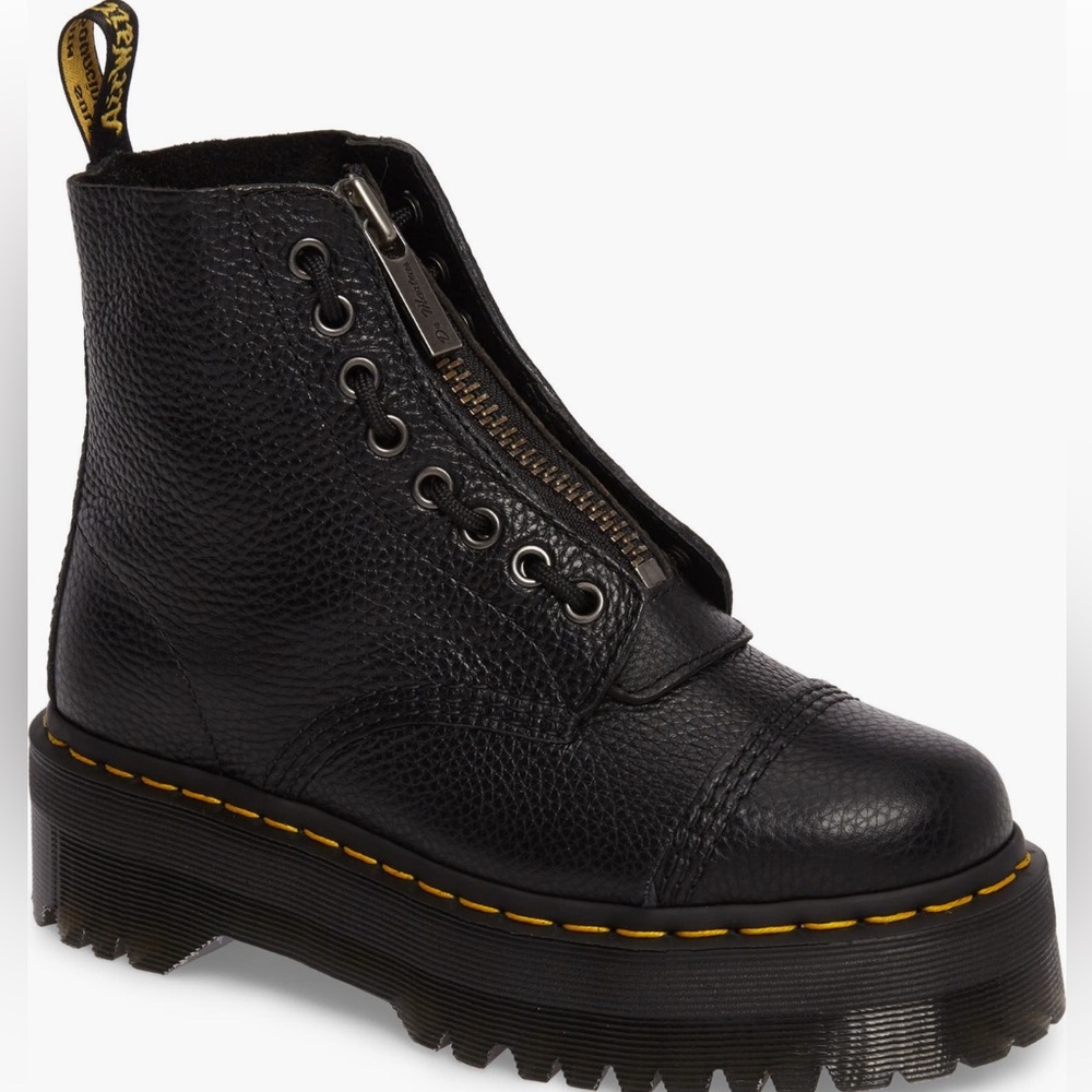 BRAND NEW never worn Dr. Martens platform boots women’s size 8